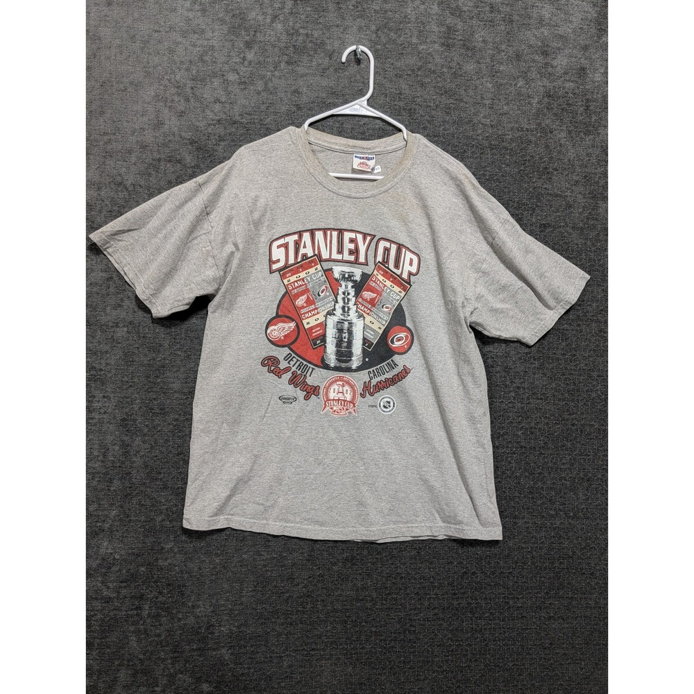 Vintage 2002 NHL Stanley Cup Finals Detroit Red Wings Carolina Hurricanes Shirt